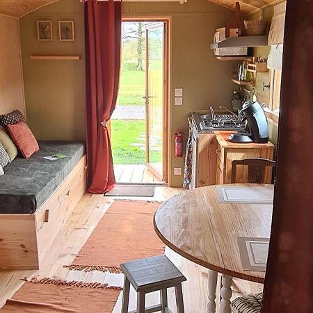 Roulotte A La Ferme Buissonniere Villa La Lande-de-Louge Exteriör bild
