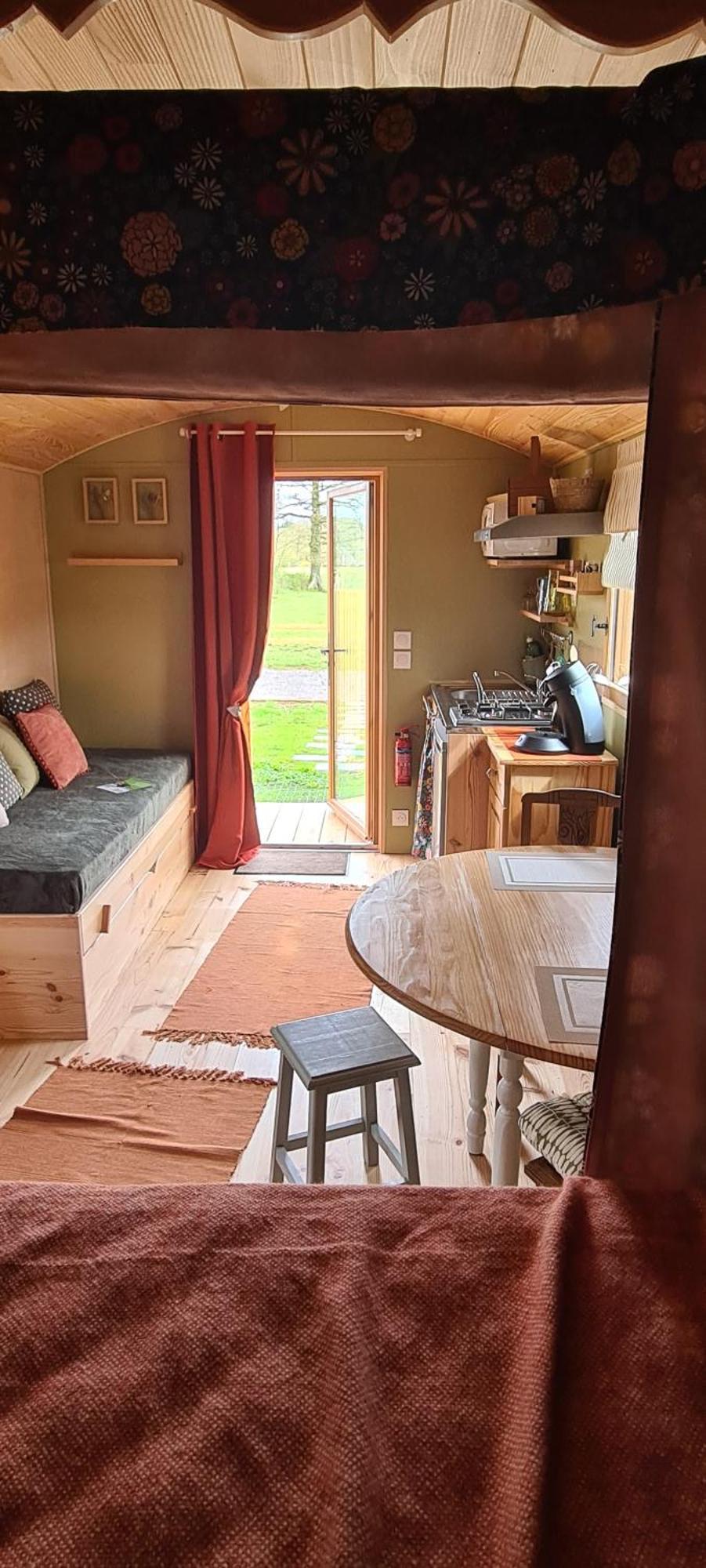 Roulotte A La Ferme Buissonniere Villa La Lande-de-Louge Exteriör bild