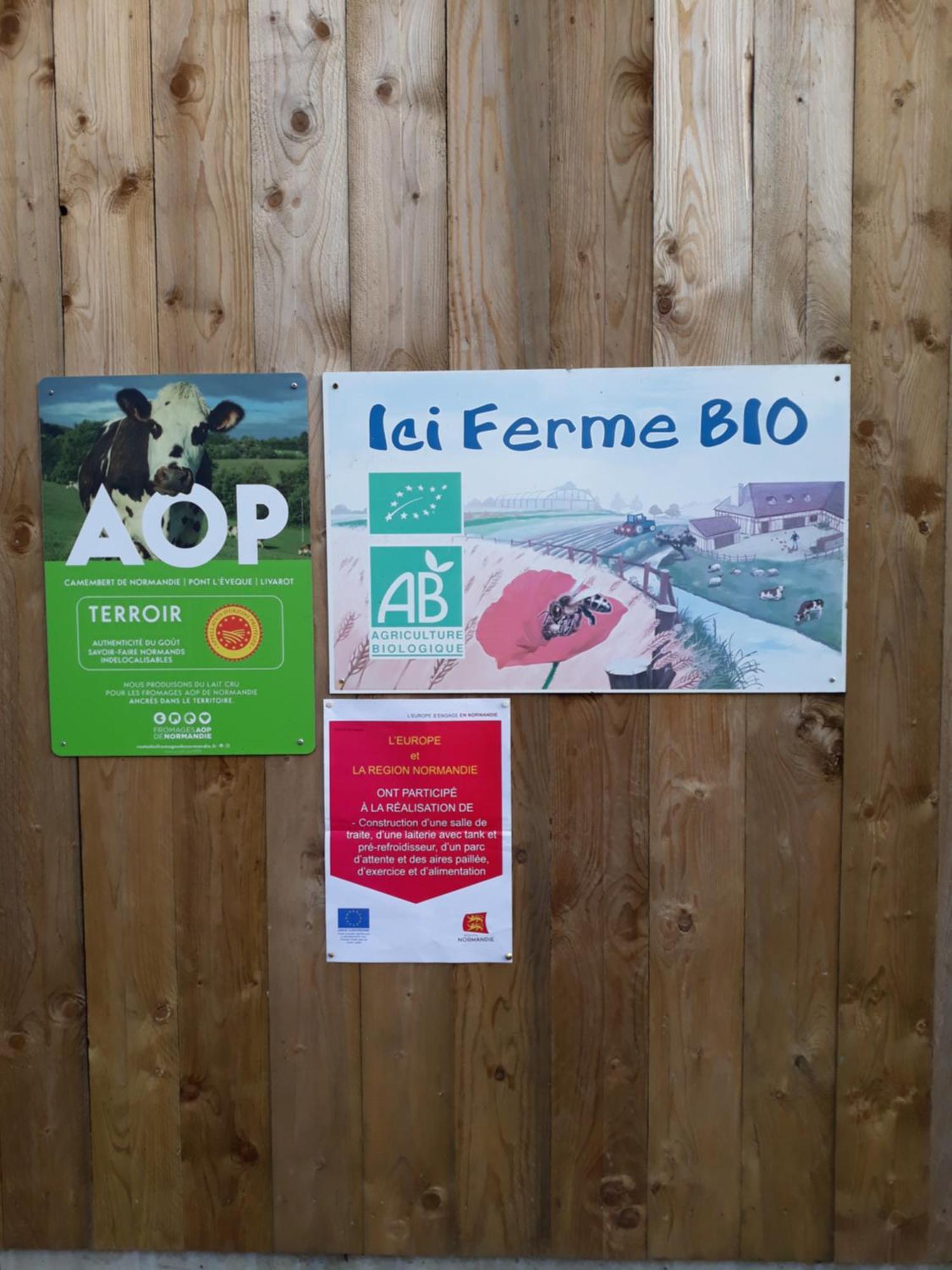 Roulotte A La Ferme Buissonniere Villa La Lande-de-Louge Exteriör bild
