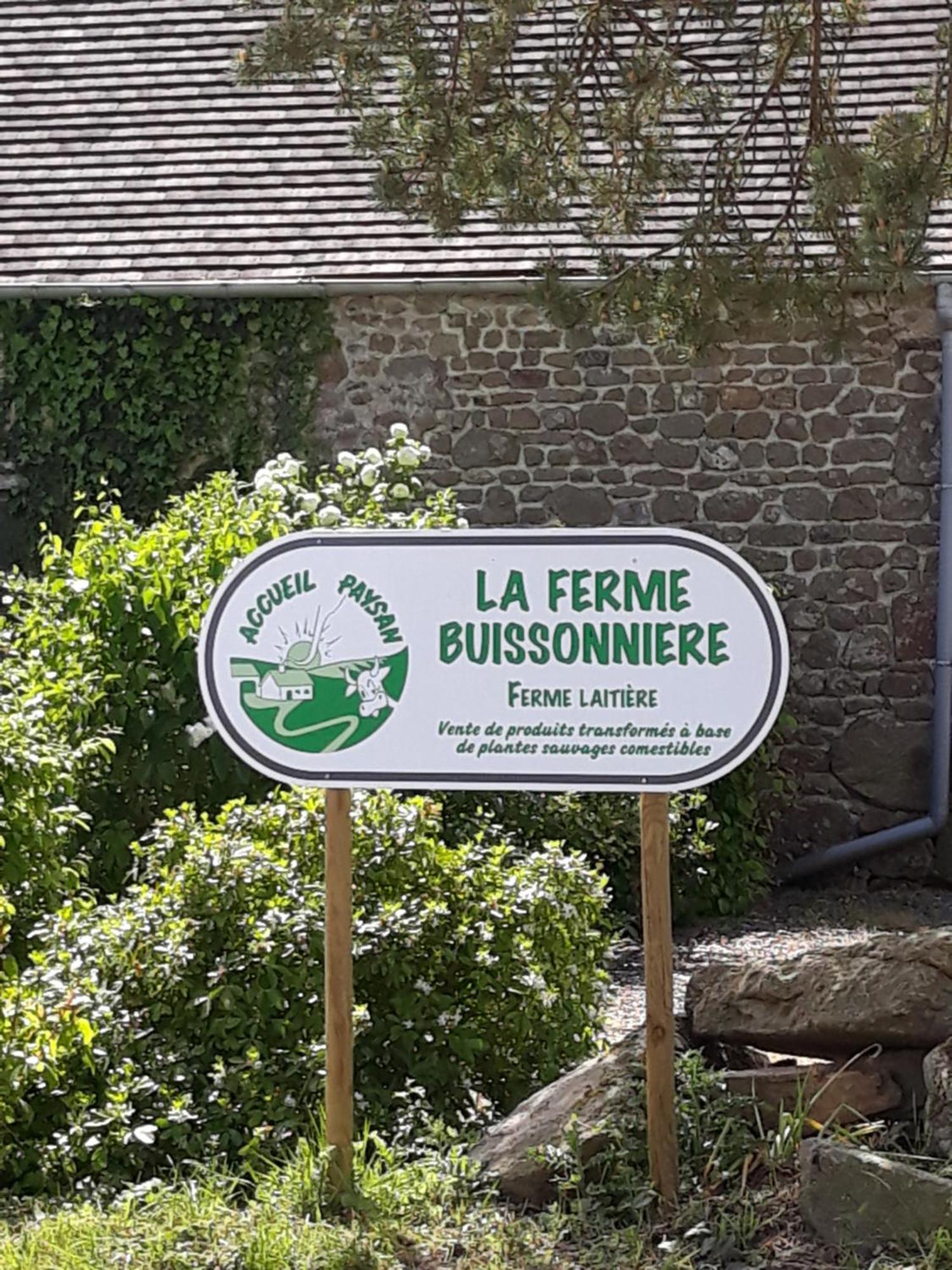 Roulotte A La Ferme Buissonniere Villa La Lande-de-Louge Exteriör bild